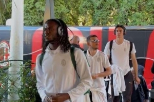 yl23455永利-意媒:米兰全队前往罗马参加意杯决赛 邦多&索蒂尔等伤员随队出征