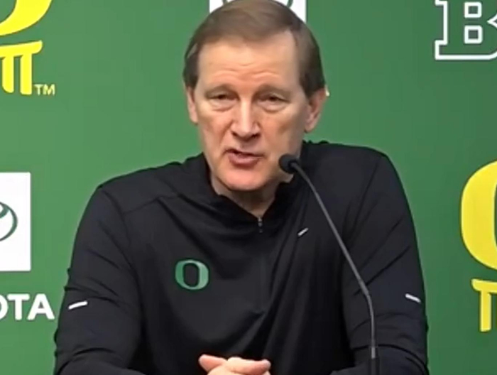 yl23455永利-俄勒冈主帅再提林葳！亲承进步，但不满组织与防守，披露CBA隐患|NCAA|比赛|密歇根|杰克逊|篮球_新浪体育_新浪新闻