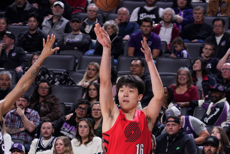 yl23455永利-开拓者更新杨瀚森伤情！篮球专家详解现状未来：首要问题是三分球