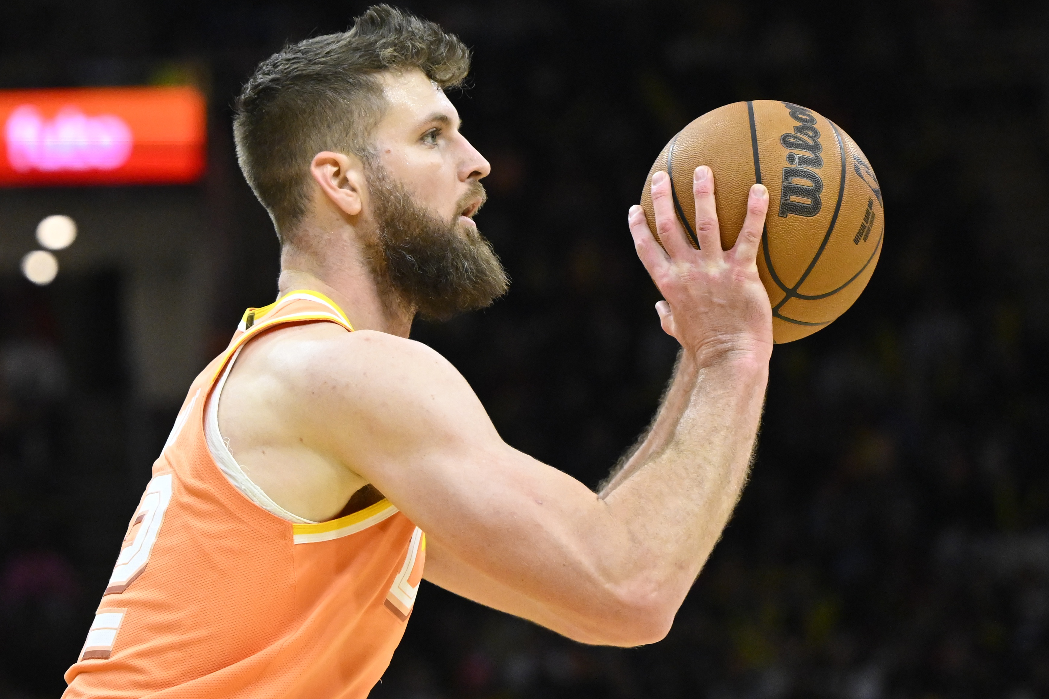 yl23455永利-今夏可能出现的溢价合同：哈登&amp;波津在列 伊森的续约将令火箭头疼